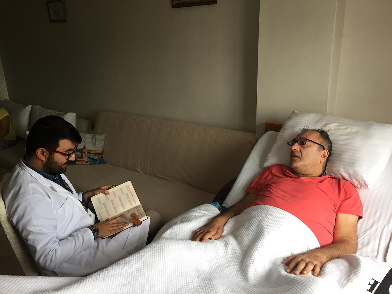 Evde Bakım hizmetiyle hayata tutunuyorlar Evde Bakım hizmetiyle hayata tutunuyorlar